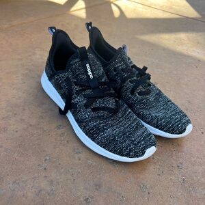 Adidas Cloudfoam comfort women’s 9.5, used & in good condition